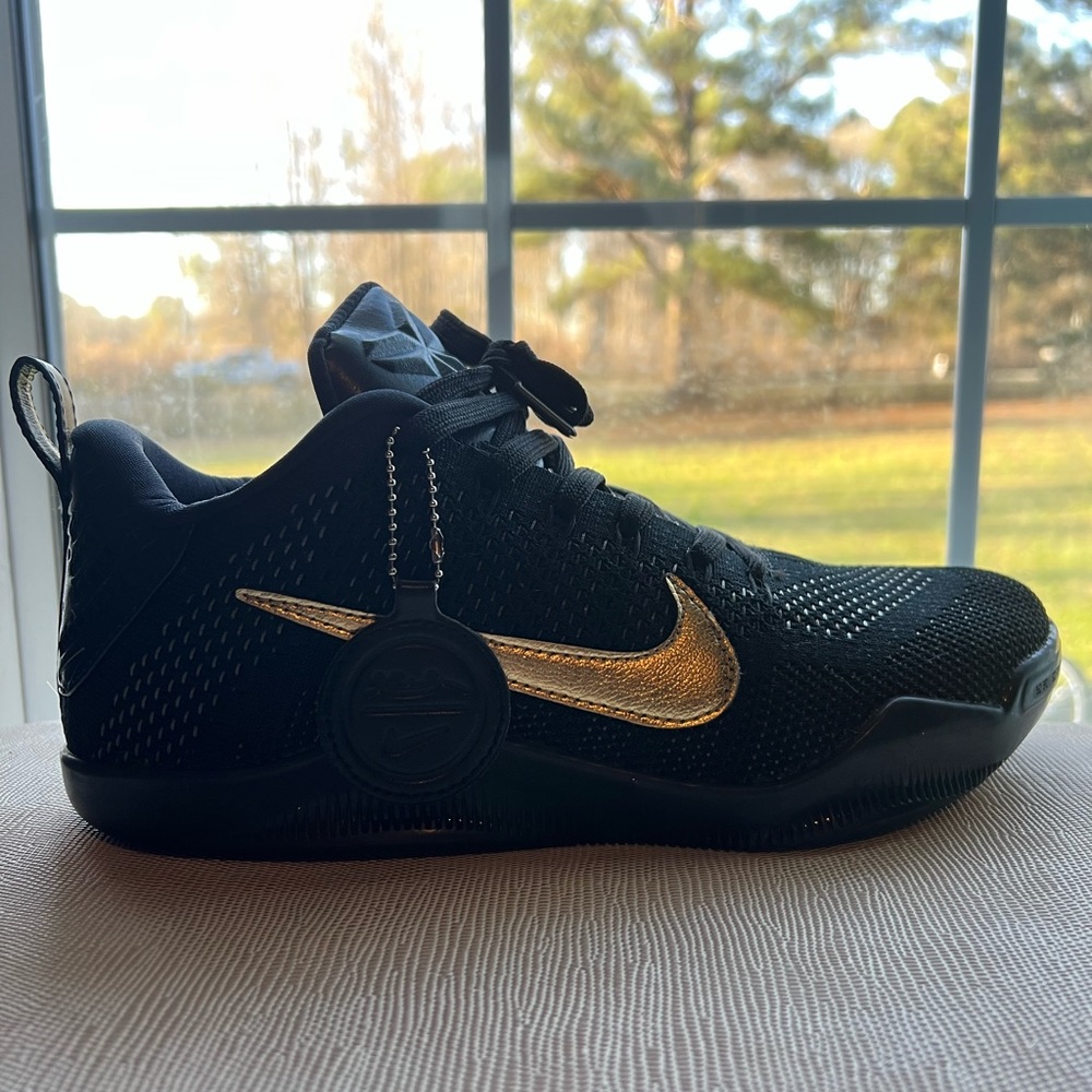 Kobe 11 Elite Low “FadeTo Black” Mens size 9.5 NWOT
